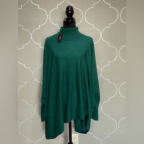 Alfani Sweaters - Alfani Green Poncho Sweater